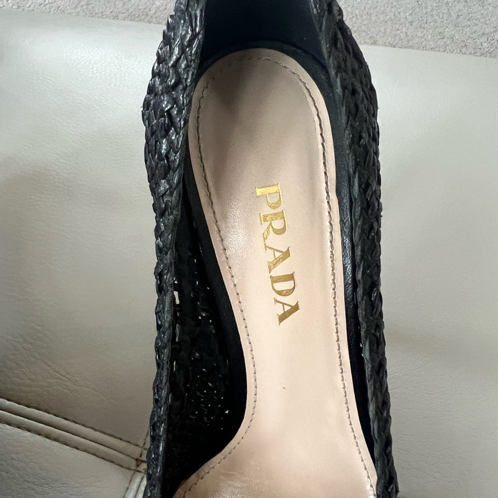 Prada Black Woven Leather Madras
Platform Pumps Size 40 (9.0) - Picture 5 of 12